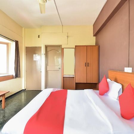 Oyo 63264 Hotel Shamiana Pandharpur Bagian luar foto