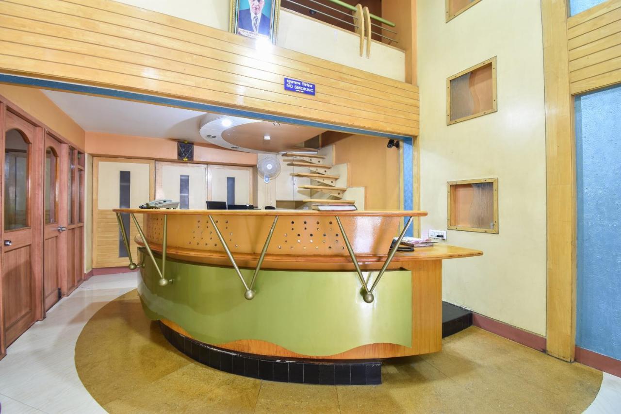 Oyo 63264 Hotel Shamiana Pandharpur Bagian luar foto
