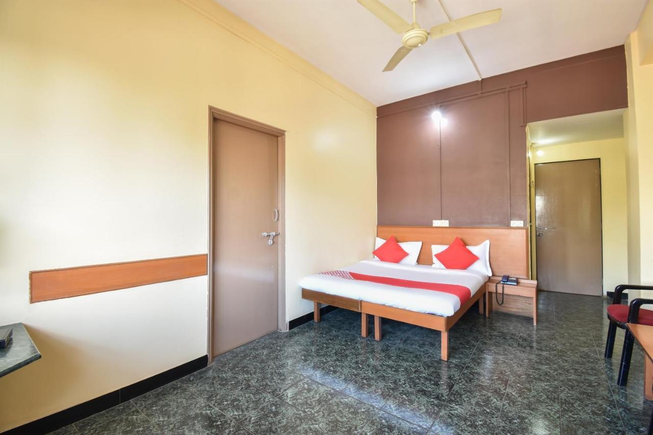 Oyo 63264 Hotel Shamiana Pandharpur Bagian luar foto