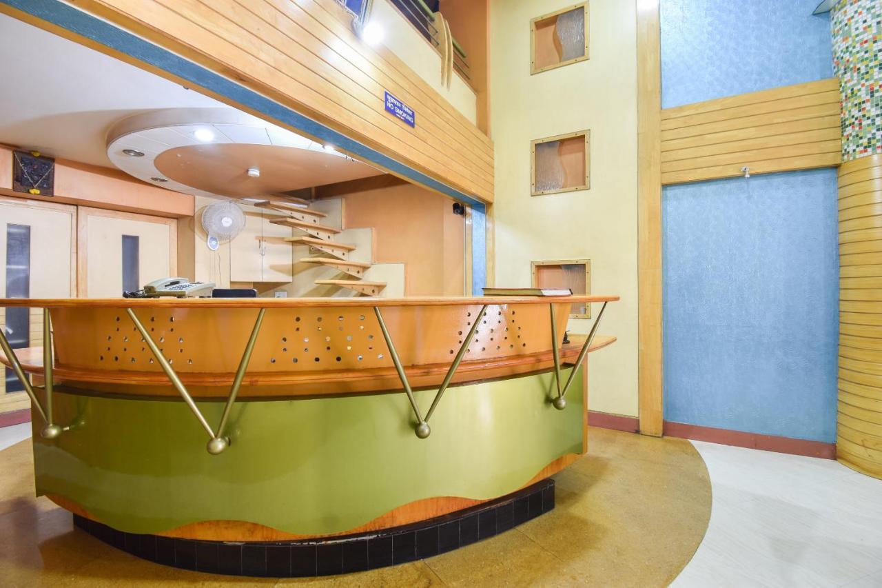 Oyo 63264 Hotel Shamiana Pandharpur Bagian luar foto