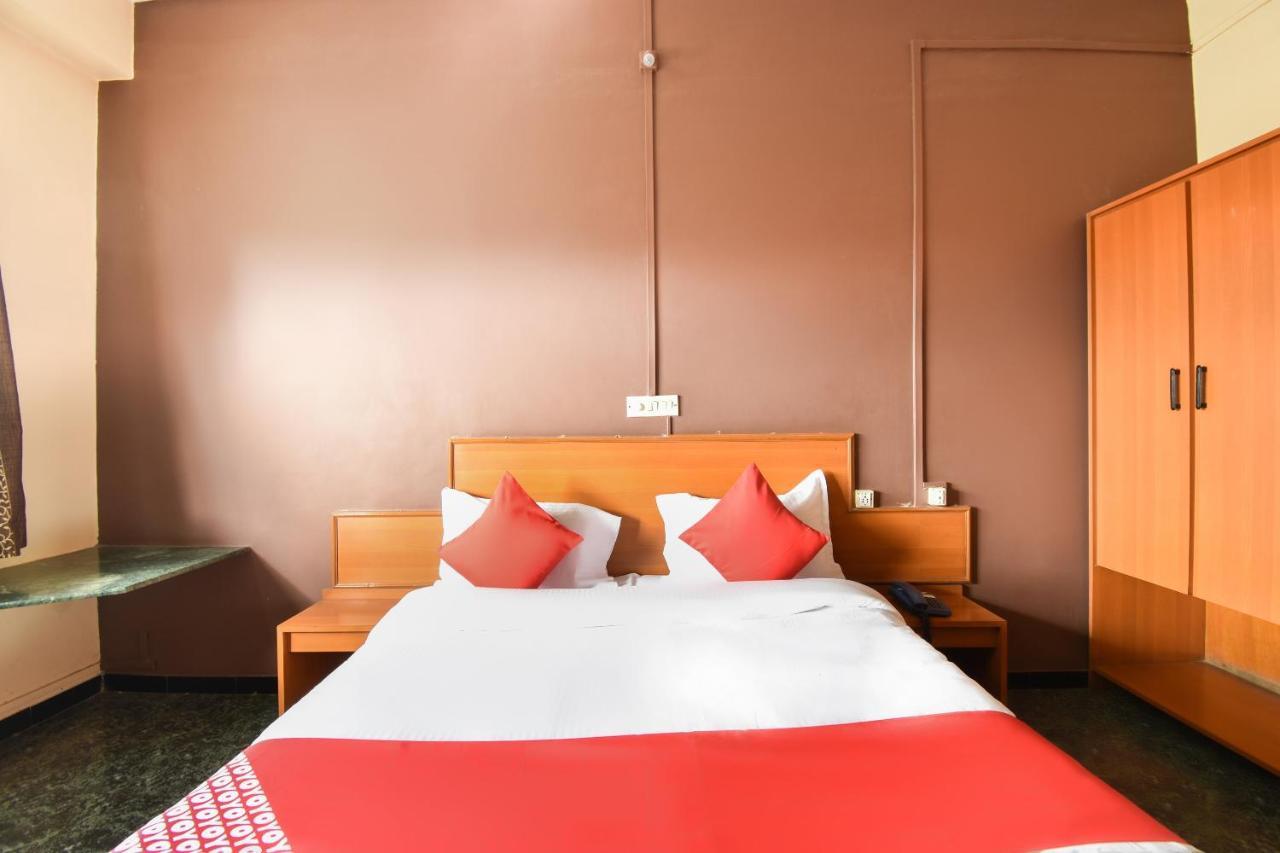 Oyo 63264 Hotel Shamiana Pandharpur Bagian luar foto